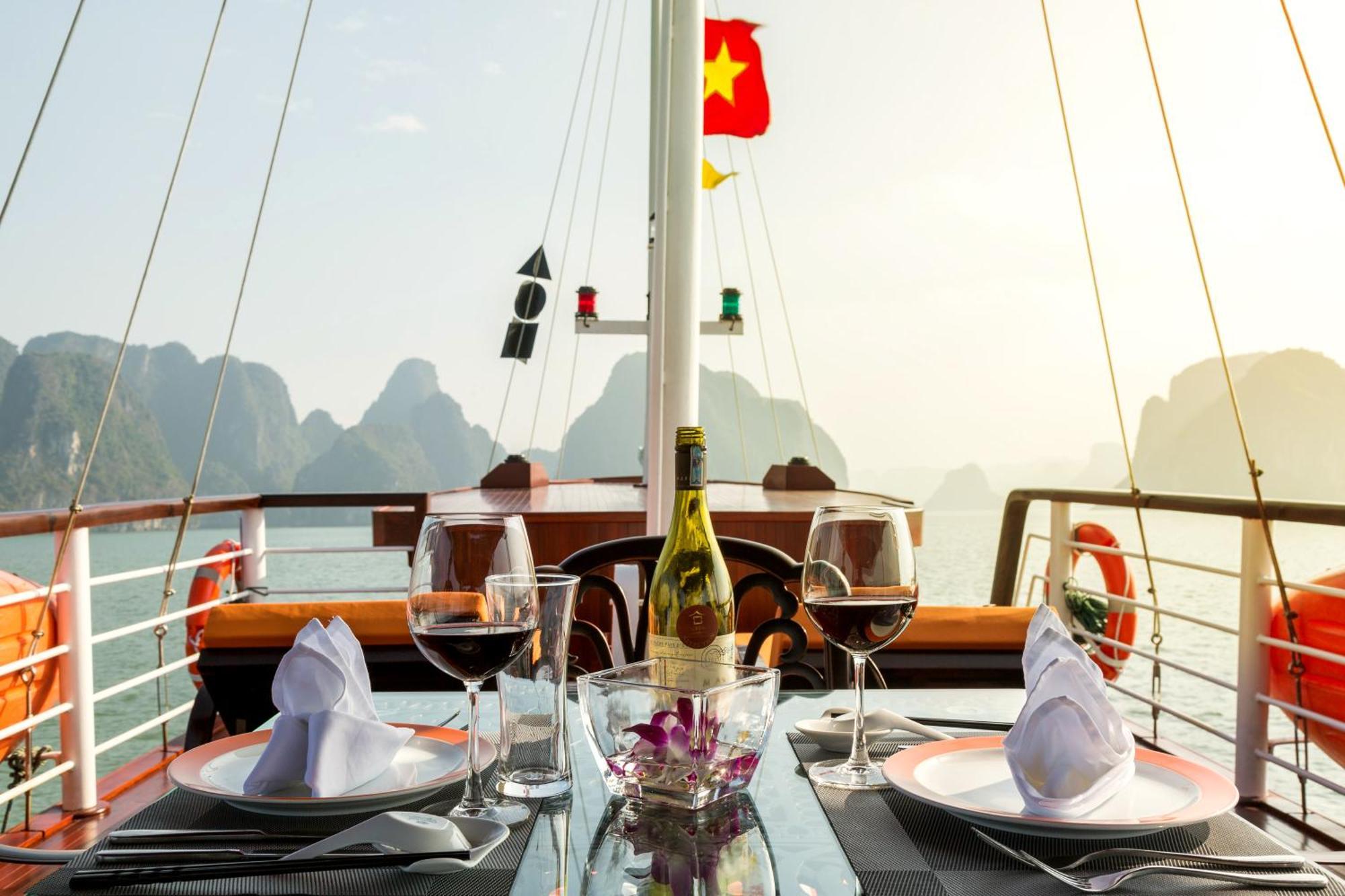 Emeraude Classic Cruises Ха Лонг Екстериор снимка